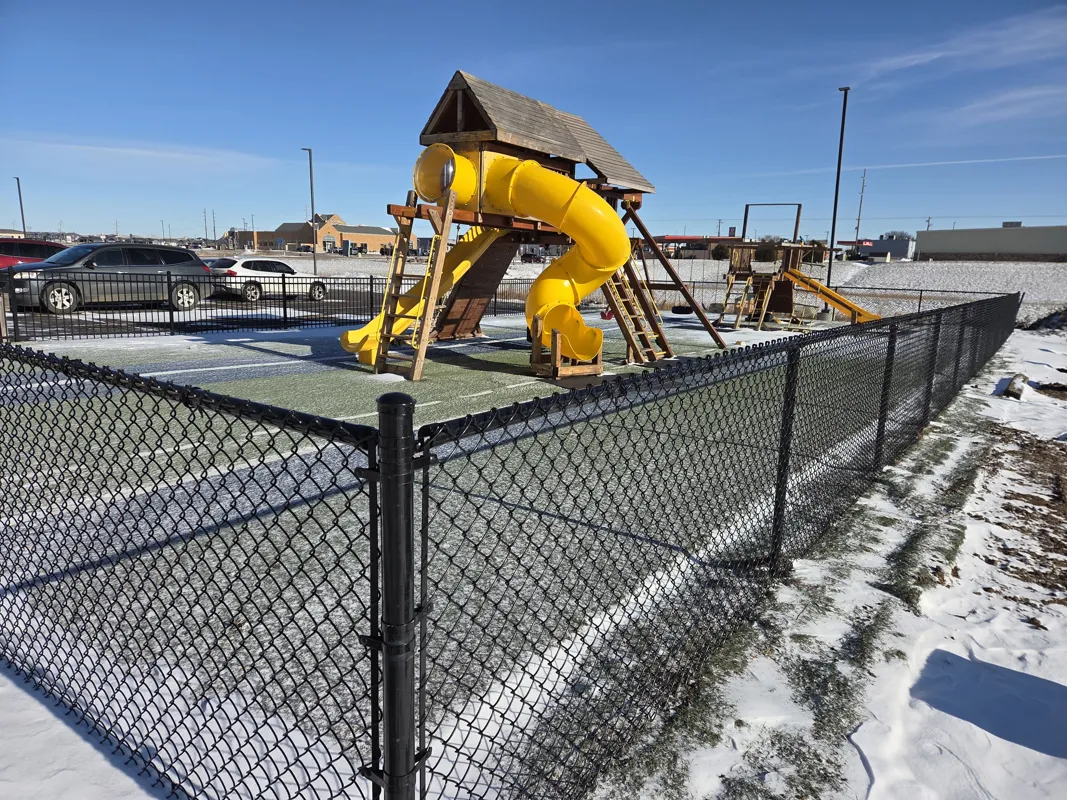 Chain-link fence from EZ Elite Fence’s live website